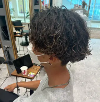 パーマ メンズ 三輪 珠美のヘアスタイル