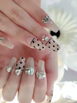 ネイル RUNWAY 　　の眉毛・アイブロウイメージ