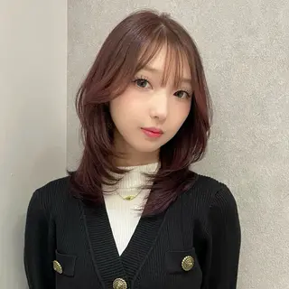 ミディアム ハッシュカット🖤 レイヤー/透けカラーのヘアスタイル