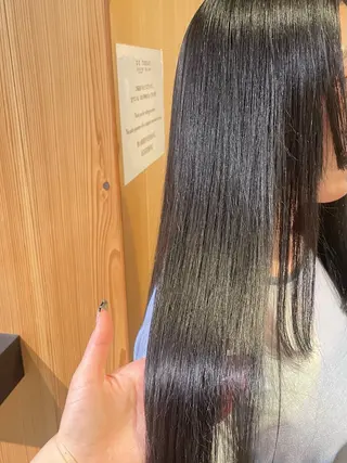 ロング gotoday シェアサロン　渋谷モディ店所属・ブリーチなし🩶透明 感カラー🩶社会人様のヘアスタイル