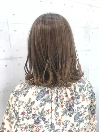 ミディアム カラー 高木 麻知子のヘアスタイル