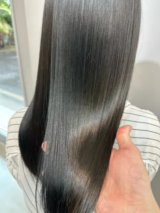 セミロング 髪質改善 縮毛矯正 ツイスパanBタクミのヘアスタイル