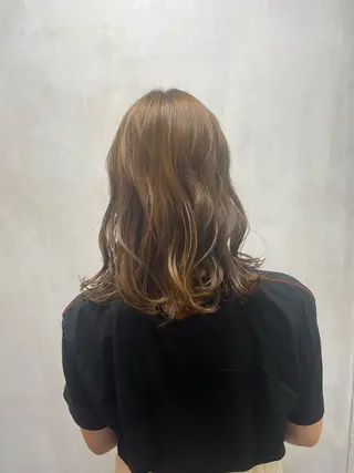 ミディアム カラー ヘアーメイクス所属・ホウノ サナ モデル募集🍒のヘアスタイル