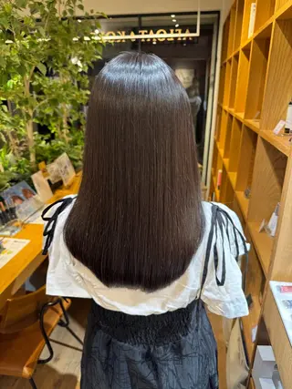 セミロング afloatkobe所属・美髪/髪質改善 川口凌弥のヘアスタイル