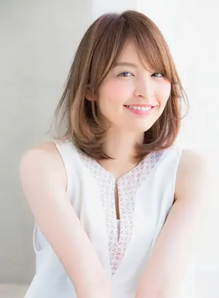 ミディアム カットモデル ヨネダのヘアスタイル