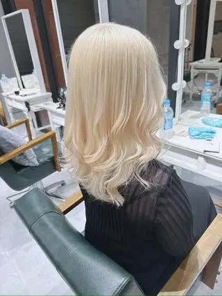 セミロング カラー 𝐑𝐈𝐍𝐊𝐀 🐣🩷のヘアスタイル