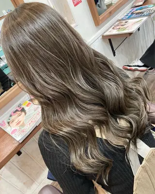 ロング カラー パーマ ブリーチ毛縮毛矯正 👑山口のヘアスタイル