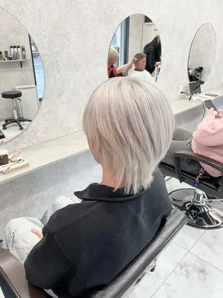 ショート 🦋ハイトーン🦋 石山 希理🦋のヘアスタイル