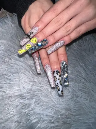 ネイル シェヌネイル JURAのネイルデザイン