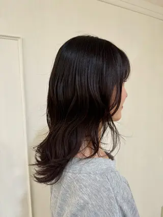 セミロング 尾形 なつきのヘアスタイル