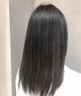 セミロング カジュアルを女っぽく 𝗮𝘆𝗮𝗰𝗼のヘアスタイル