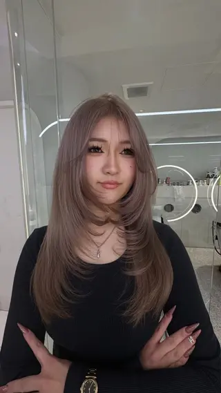 カラー ANN GAGAのヘアスタイル