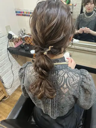 セミロング ヘアアレンジ きむえり/髪質改善 /セット/カラーのヘアスタイル