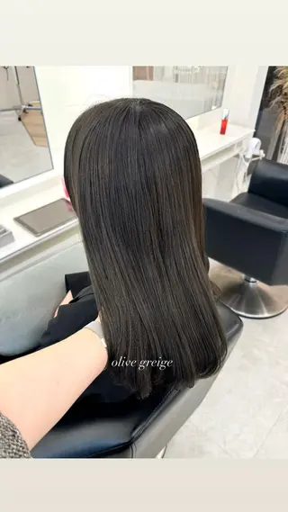 ロング カラー ParveMix 宮﨑 梨里のヘアスタイル