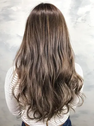 ロング カラー biscohair 髪にドラマを。のヘアスタイル