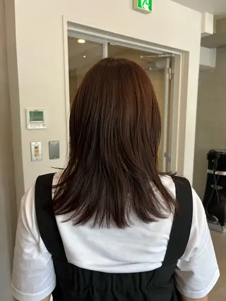 セミロング unfeigned02所属・おーした /カットモデル伏見栄のヘアスタイル