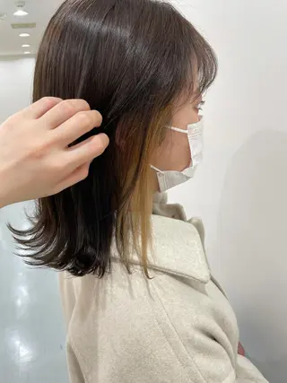 ミディアム カラー akane .のヘアスタイル