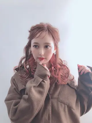 ロング カラー 透明感カラー 山中のヘアスタイル