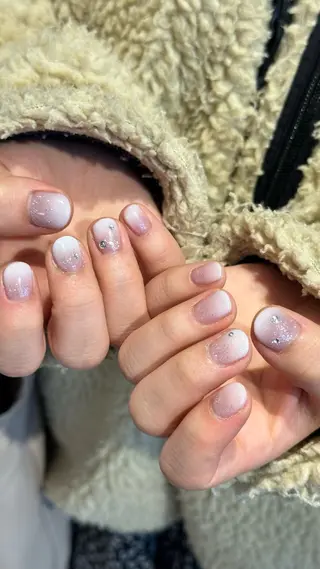 ネイル 🎀韓国レイヤー特化 🎀ベージュ/ミクのヘアスタイル