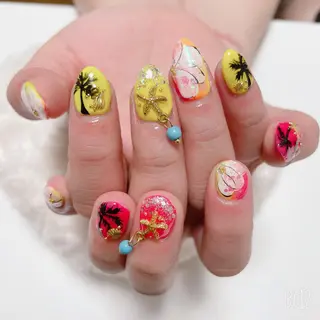 ネイル The Best Beauty受付担当のヘアスタイル