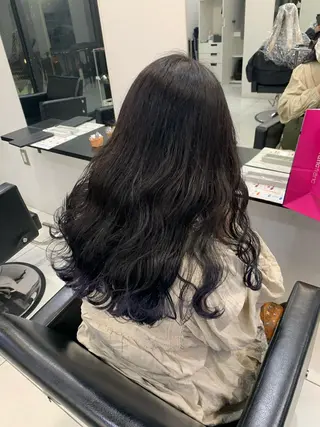 ロング カラー stair:case 武蔵小杉店所属・艶カラーリスト 牛込萌香のヘアスタイル