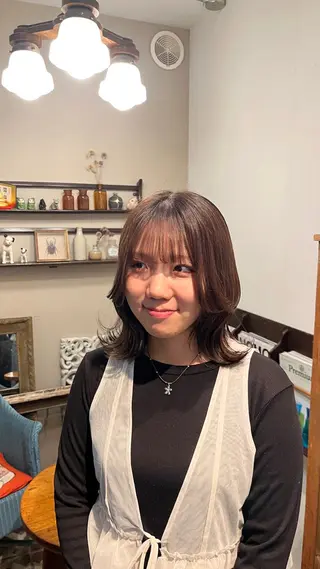 ミディアム 甲斐 真桜のヘアスタイル