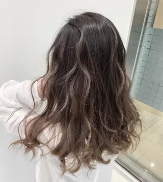 セミロング カラー N° jillva ♦️川端裕司♦️のヘアスタイル