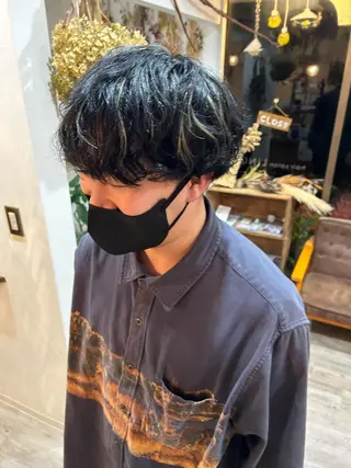 カラー メンズ 佐藤 美咲のヘアスタイル