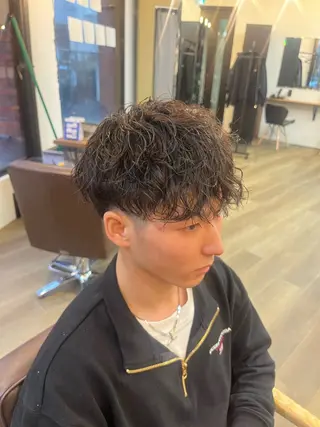 ショート パーマ メンズ 韓国風メンズ/毛流れ ヘアなら須田龍世のヘアスタイル