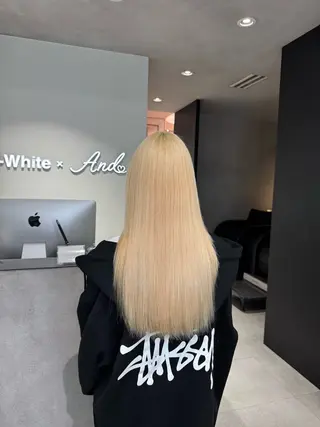 ロング カラー 🇰🇷韓国風ハイ トーンKANA🖤のヘアスタイル