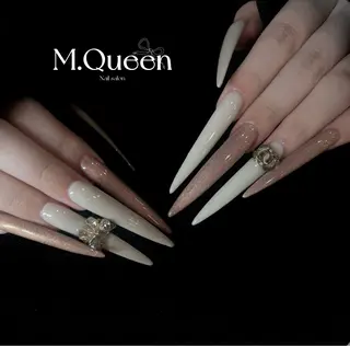 ネイル MQueen ネイルサロンマルのネイルデザイン
