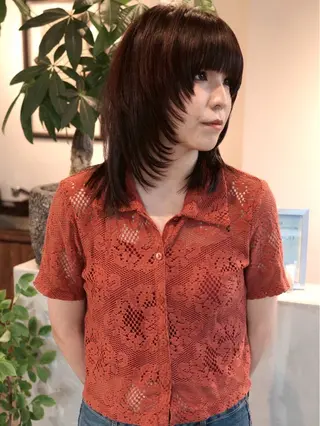 ミディアム カラー (h)wim ウィムのヘアスタイル