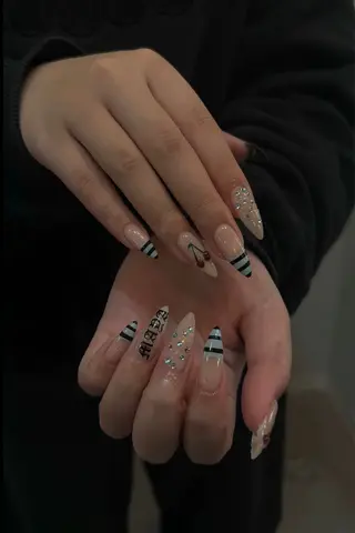 ネイル NiJi Nailsのネイルデザイン