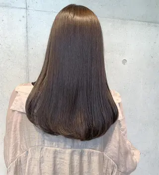 ロング カラー 透明感/オリーブ/ グレージュ/YUKAのヘアスタイル