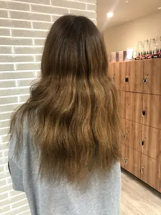 ロング パーマ ウルフカット／吉村 桃子のヘアスタイル