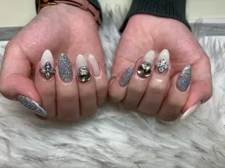 ネイル SOARE🤍 🤍のネイルデザイン