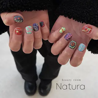 ネイル マツエク・マツパ アイブロウ beautyroom Naturaのネイルデザイン