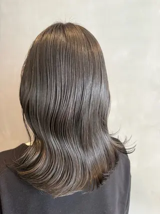 セミロング カラー 長谷川 沙紀のヘアスタイル