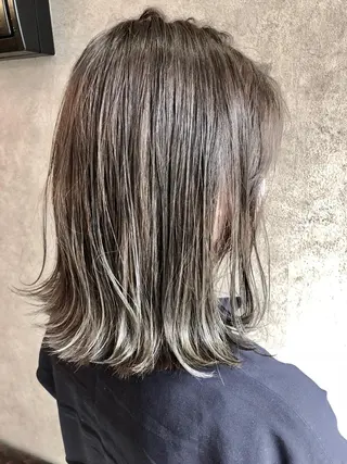 ショート 顔周りレイヤー/韓国 ブリーチminamiのヘアスタイル