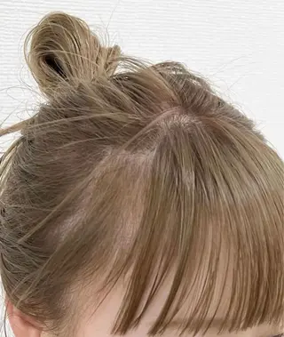 カラー アベ マコトのヘアスタイル