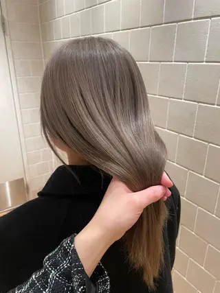 カラー 三富 陽菜のヘアスタイル