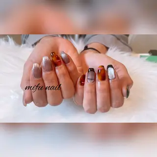 セミロング 大田 美笛香のネイルデザイン