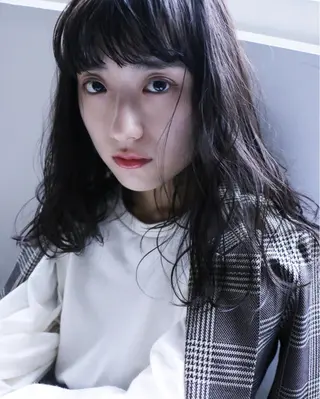 ミディアム カラー パーマ SALOWIN梅田茶屋町店所属・ウルフレイヤーカット /チヒロのヘアスタイル