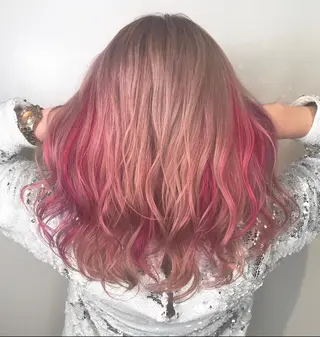 セミロング カラー 森本 笑のヘアスタイル