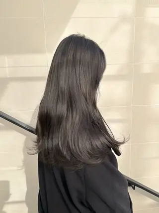ロング カラー 高橋大樹/グレージュ 透明感/髪質改善のヘアスタイル