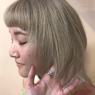 ミディアム カラー ORIKA 美容室のヘアスタイル