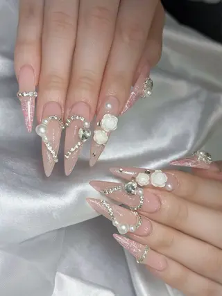 ネイル LEELA NAIL STUDIO所属・LEELA NAIL STUDIOのネイルデザイン