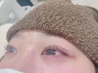 マツエク・マツパ 曲がる縮毛矯正 LIBER 　岩名のヘアスタイル