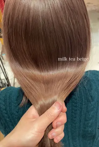 セミロング カラー THE DAY所属・AKI HASHIMOTOのヘアスタイル