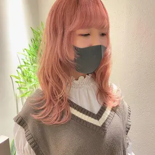 カラー カマチョ タイスのヘアスタイル